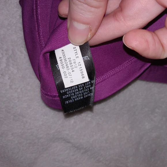 Under Armour Cold Gear Mock Neck Womens Fitted Shirt Size Large Purple - Picture 11 of 11